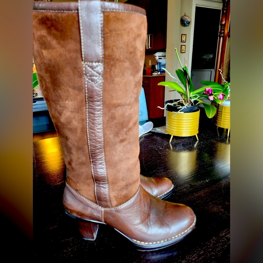 Sofft Gorgeous Leather Boots, Size 9.5